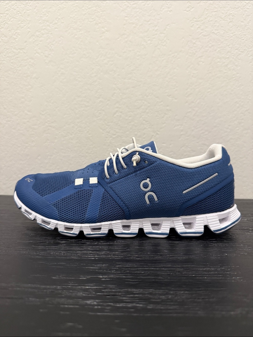 On Running Cloud Midnight White Women’s Running Shoes Training workout Size 8.5